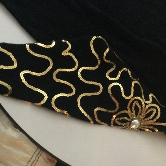 Black n Gold Ladies Bedazzled sweater 100% Acrylic  Vintage size: OS - Picture 3 of 6